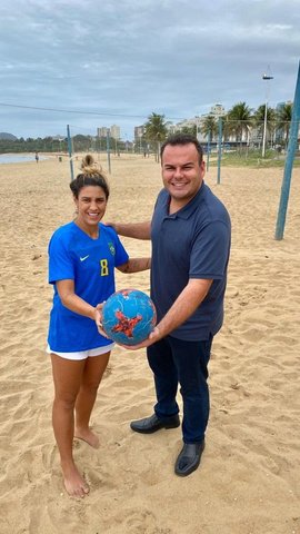O desenvolvimento e fortalecimento do comércio local o esporte e o lazer também